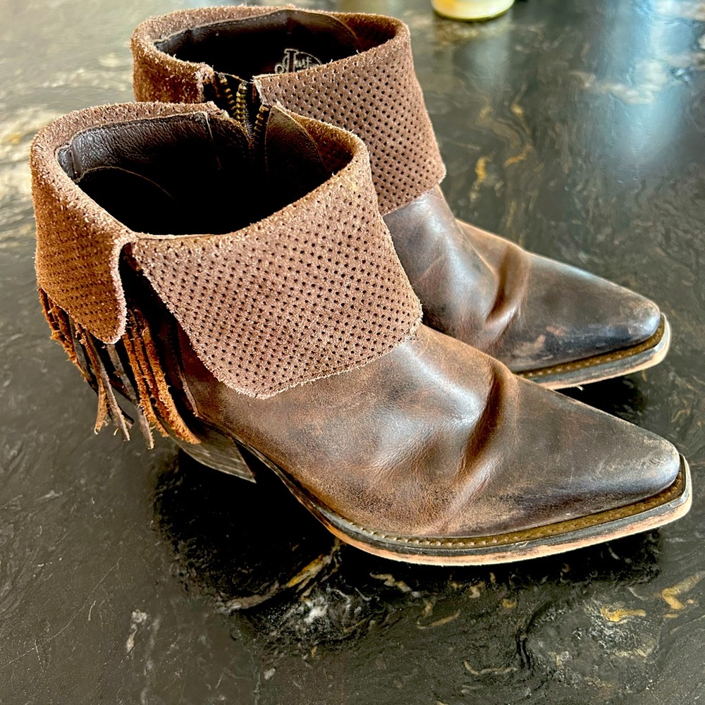 Justin by Reba Boots Size 7 width B. Worn a few times. Like new. $100